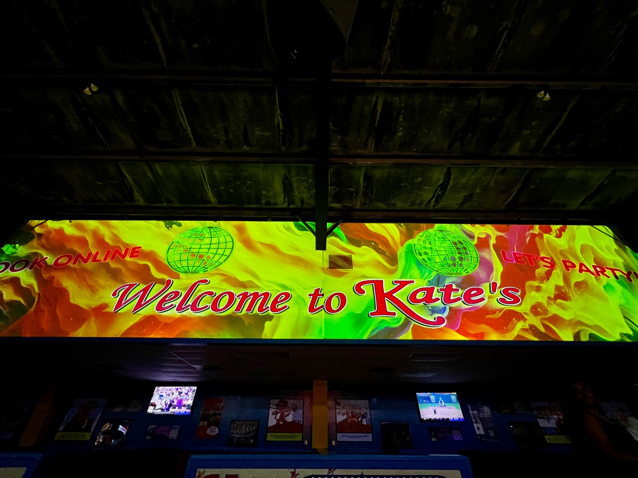 Custom welcome visuals at Kate’s